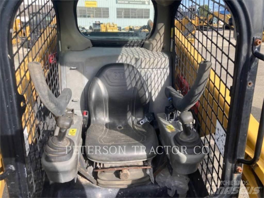 CAT 246D Minicarregadeiras