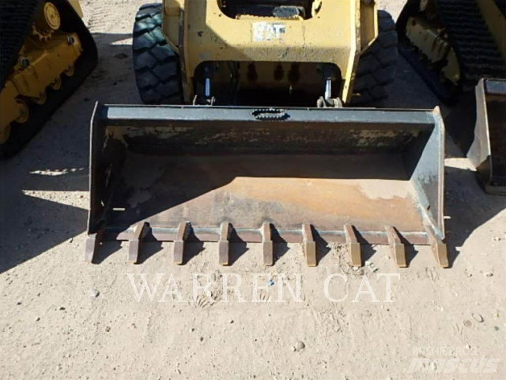 CAT 246D Minicarregadeiras