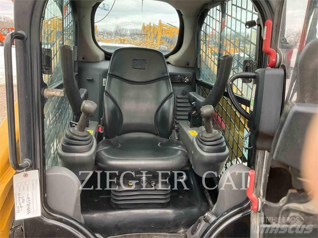 CAT 246D Minicarregadeiras