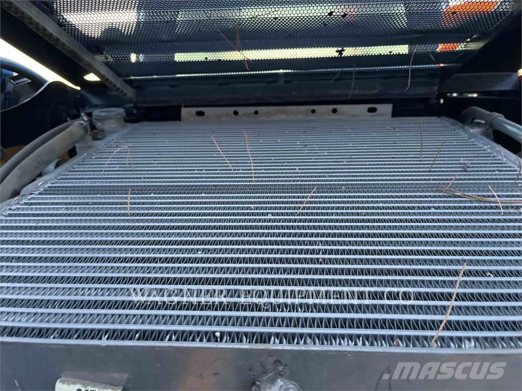 CAT 246D Minicarregadeiras