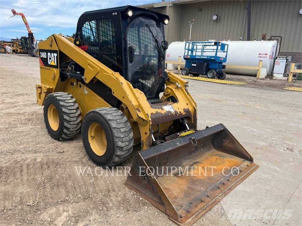 CAT 246D HF Minicarregadeiras