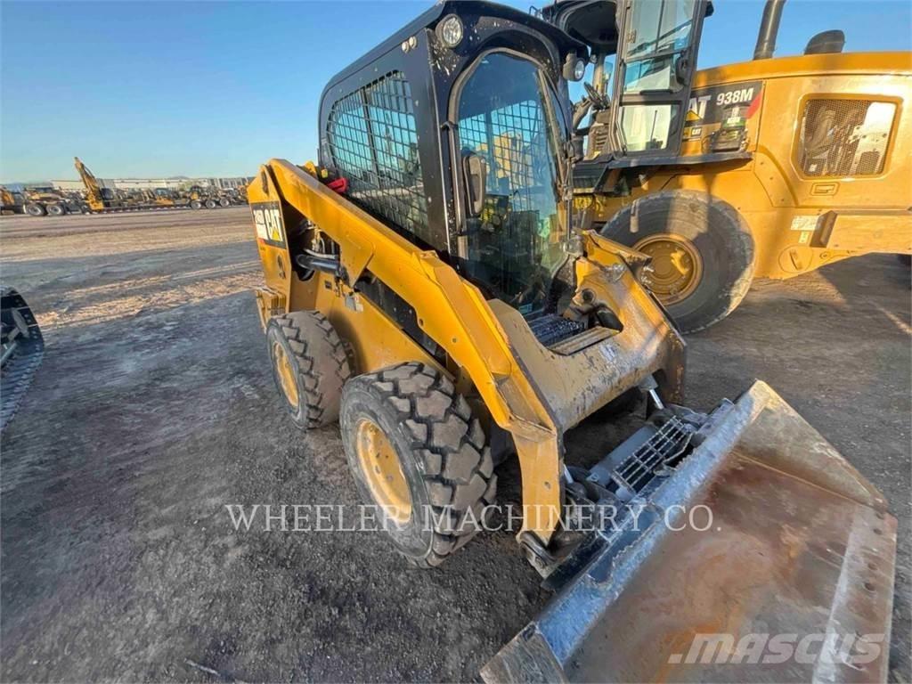 CAT 246D2 C3H4 Minicarregadeiras