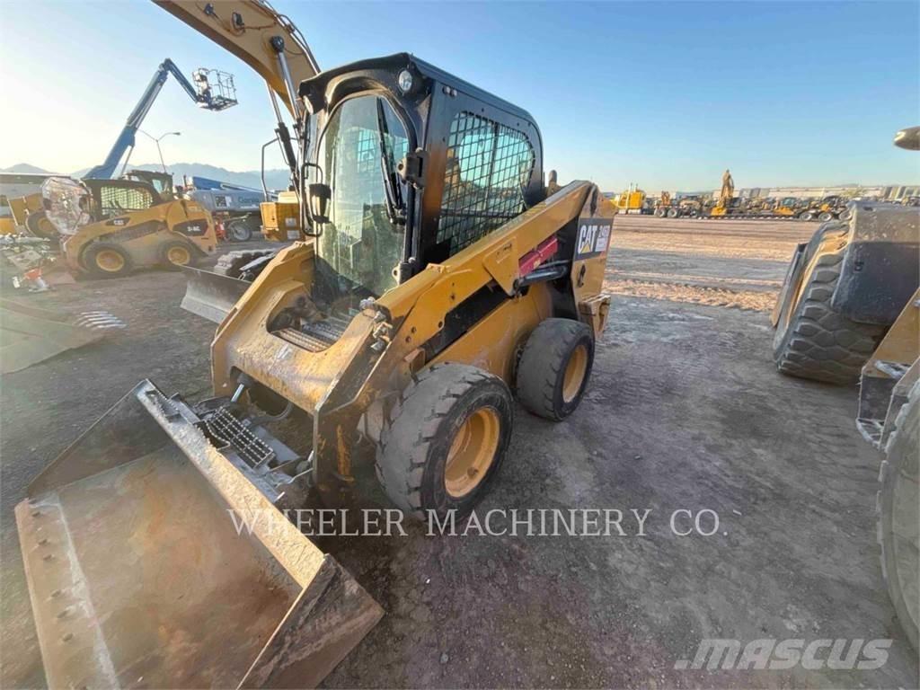 CAT 246D2 C3H4 Minicarregadeiras