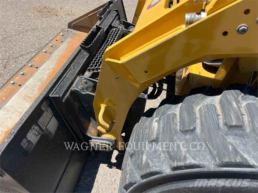 CAT 246D3 Minicarregadeiras