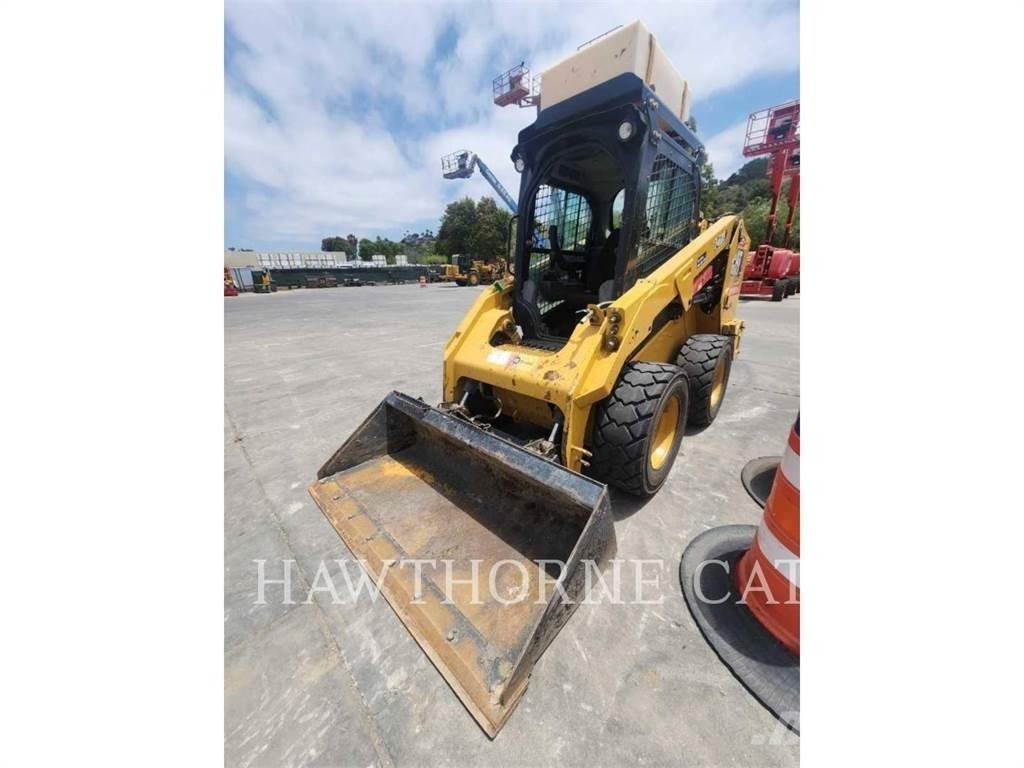 CAT 246D3H2O Minicarregadeiras