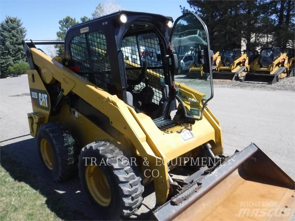 CAT 262D Minicarregadeiras