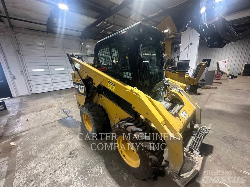 CAT 262D Minicarregadeiras