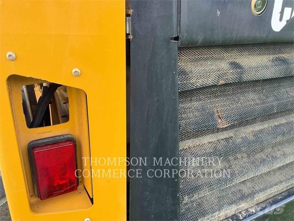CAT 262D Minicarregadeiras