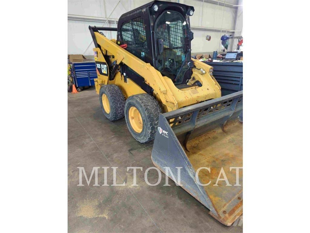 CAT 262D Minicarregadeiras