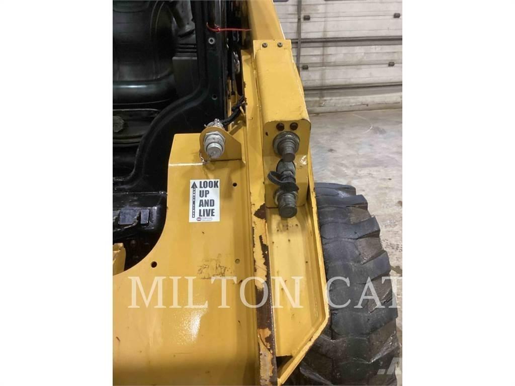 CAT 262D 3 Minicarregadeiras