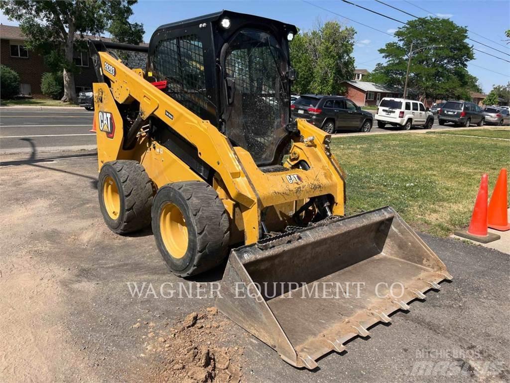 CAT 262D3 Minicarregadeiras