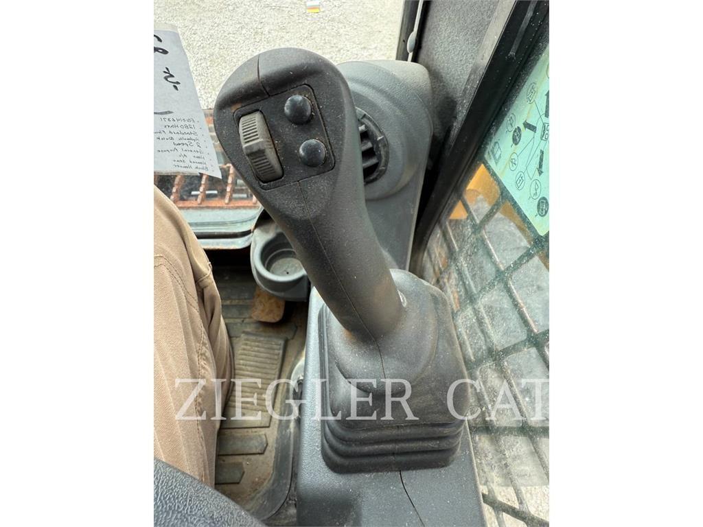 CAT 262D3 Minicarregadeiras