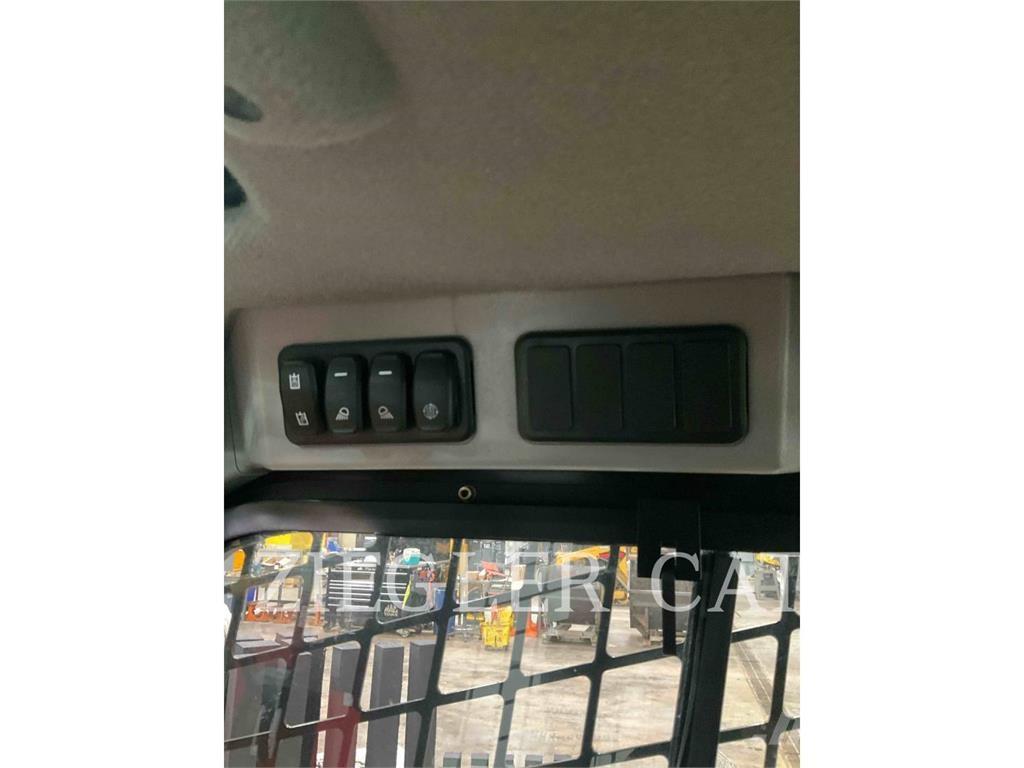 CAT 262D3 Minicarregadeiras