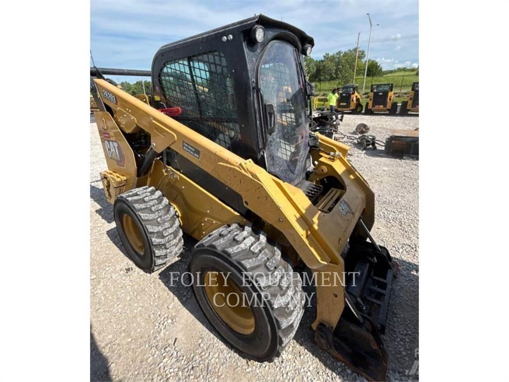 CAT 262D3XPS2C Minicarregadeiras