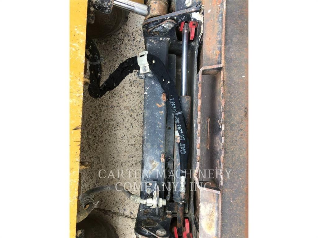 CAT 272 Minicarregadeiras