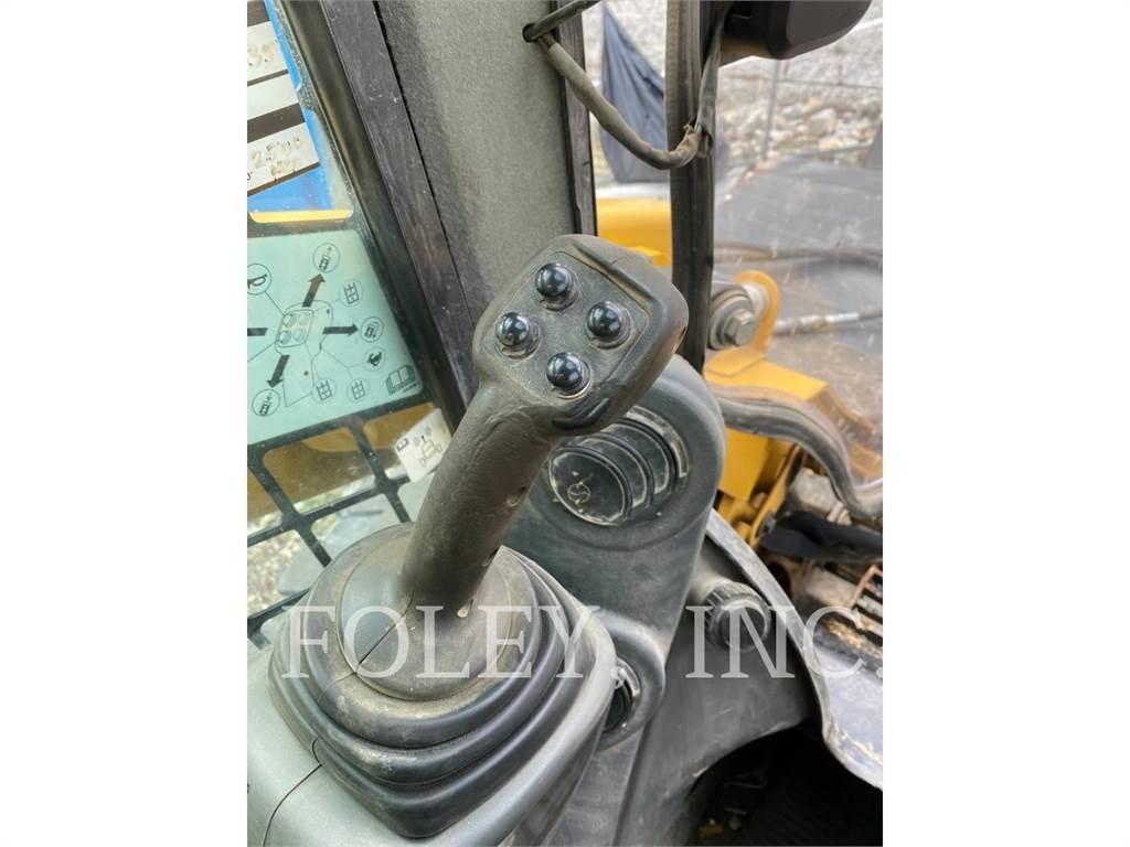 CAT 272D2 Minicarregadeiras