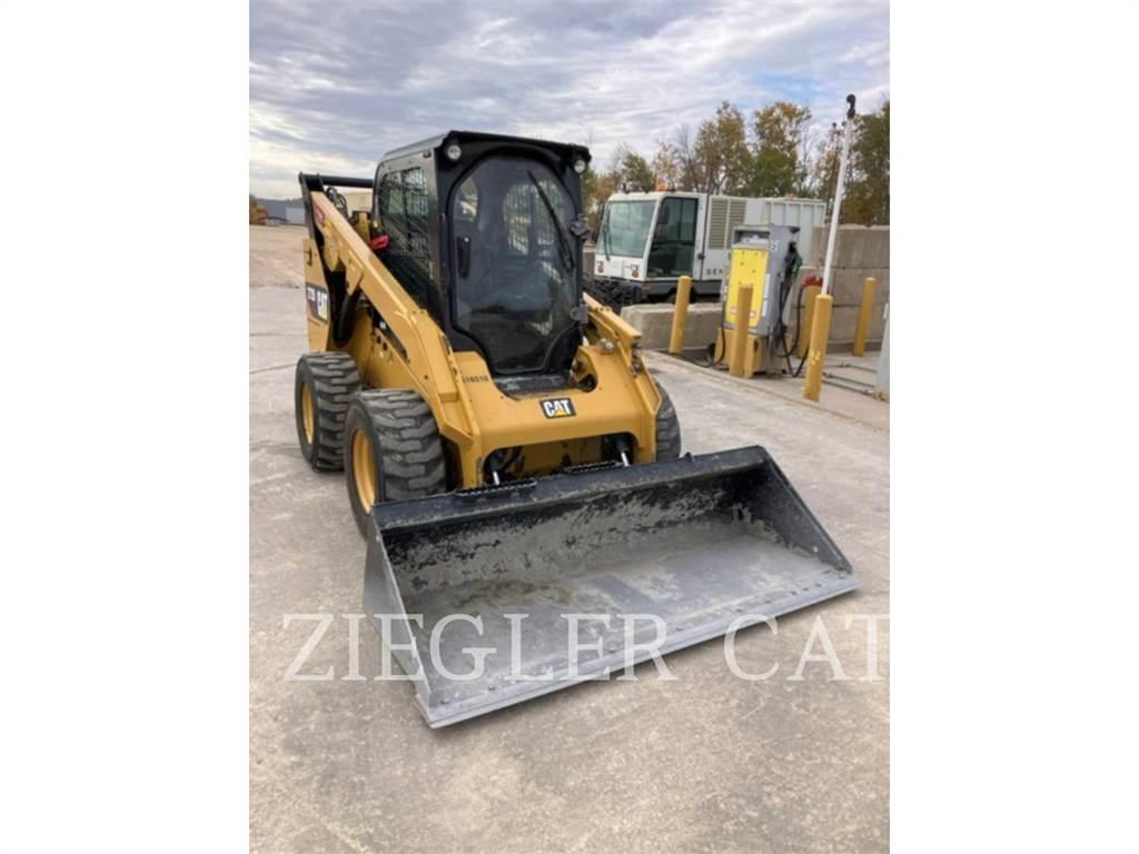 CAT 272D2 Minicarregadeiras