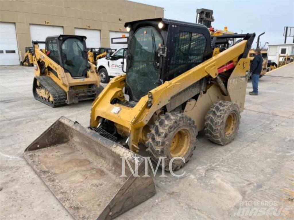 CAT 272D2 Minicarregadeiras