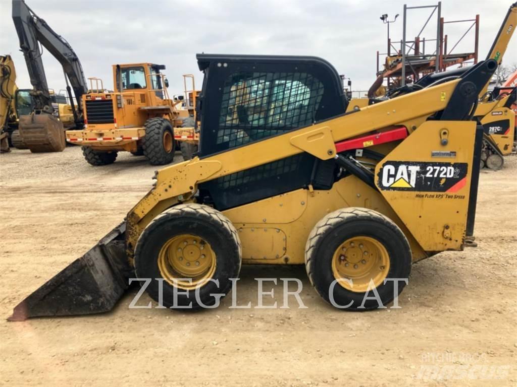 CAT 272D2 Minicarregadeiras