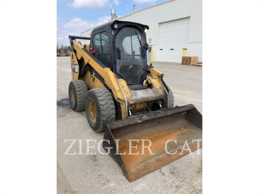 CAT 272D2 Minicarregadeiras