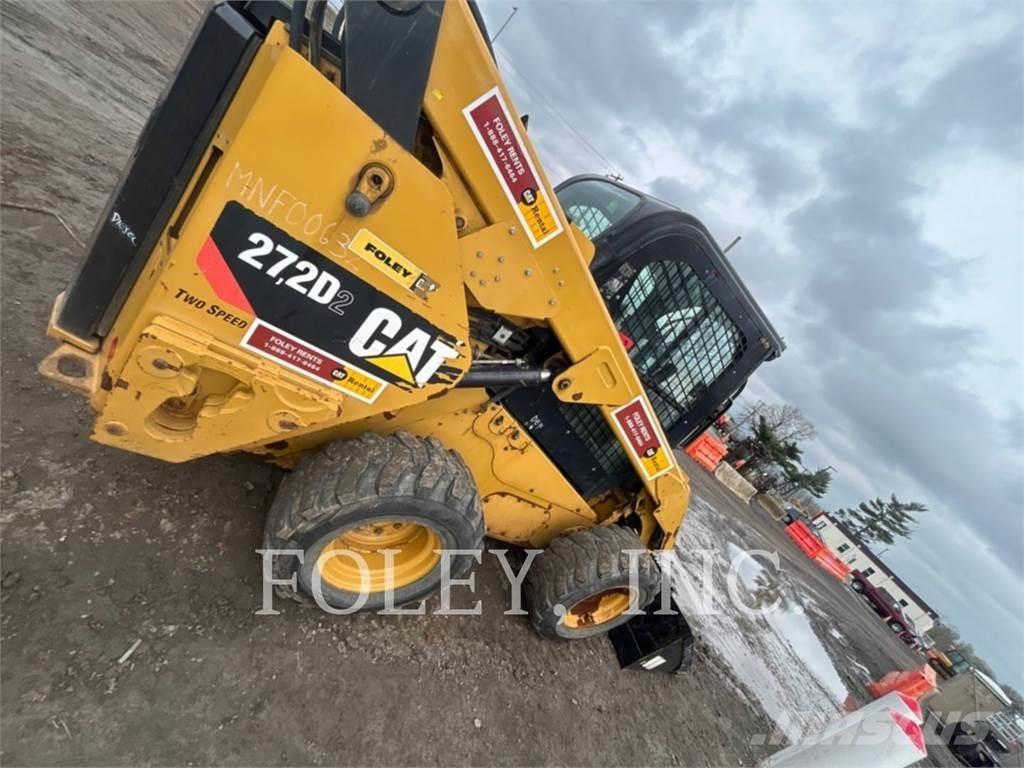 CAT 272D2 Minicarregadeiras