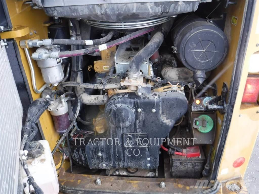 CAT 272D2 H2CB Minicarregadeiras