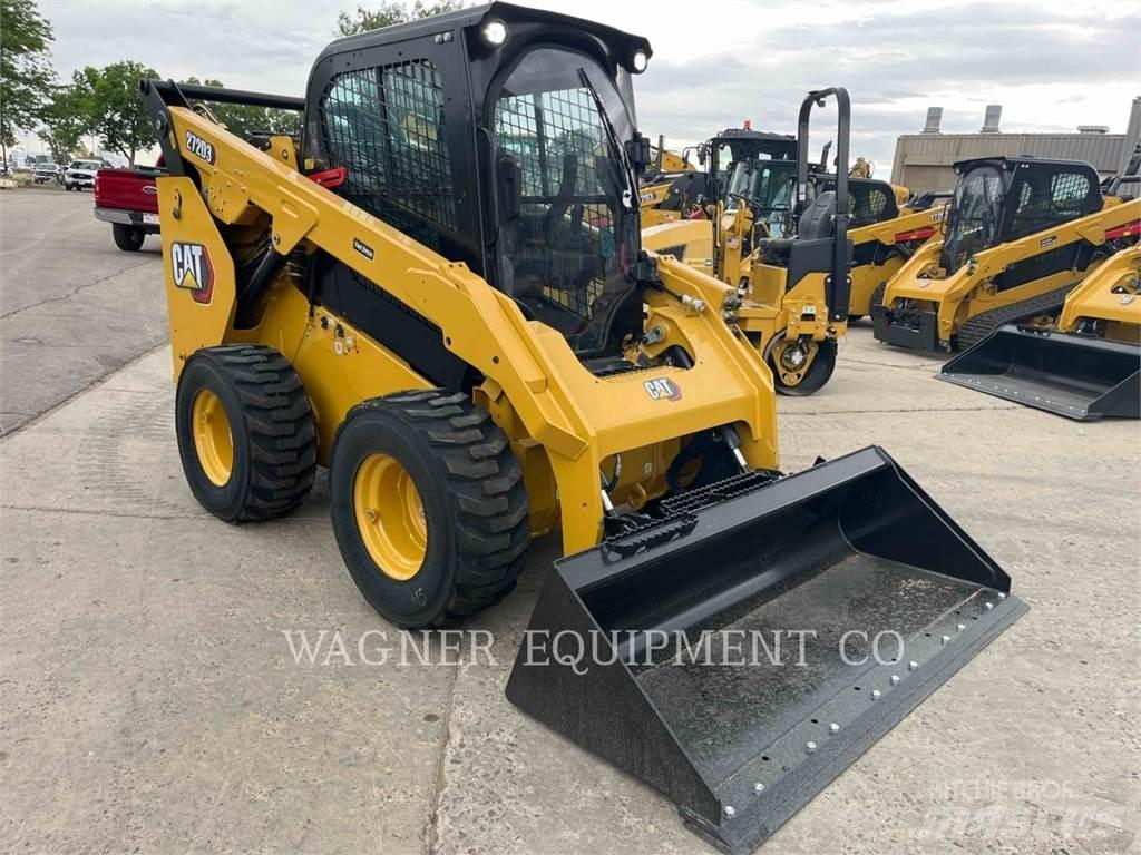 CAT 272D3 Minicarregadeiras