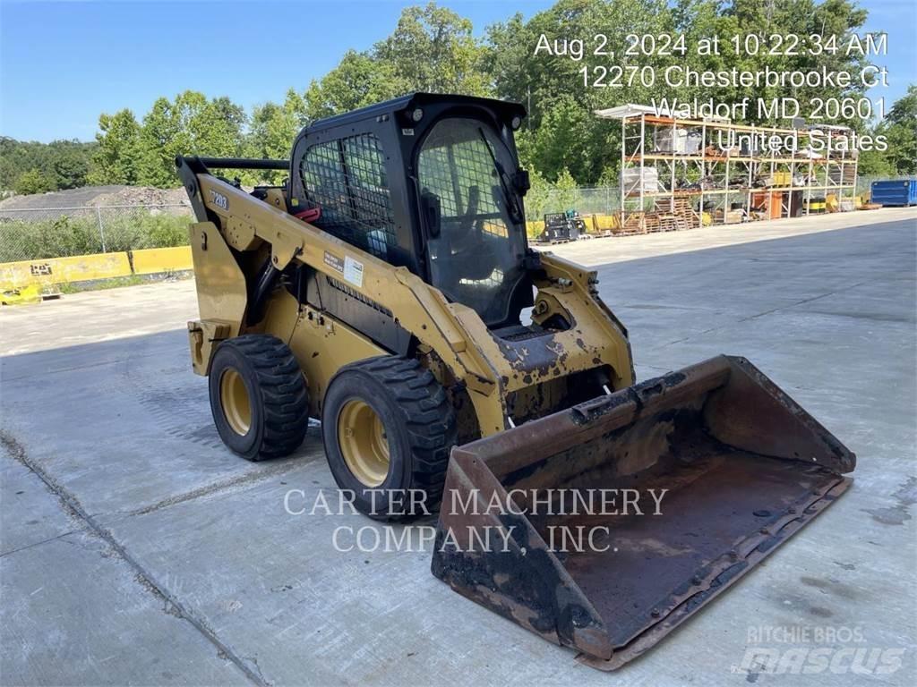 CAT 272D3 Minicarregadeiras
