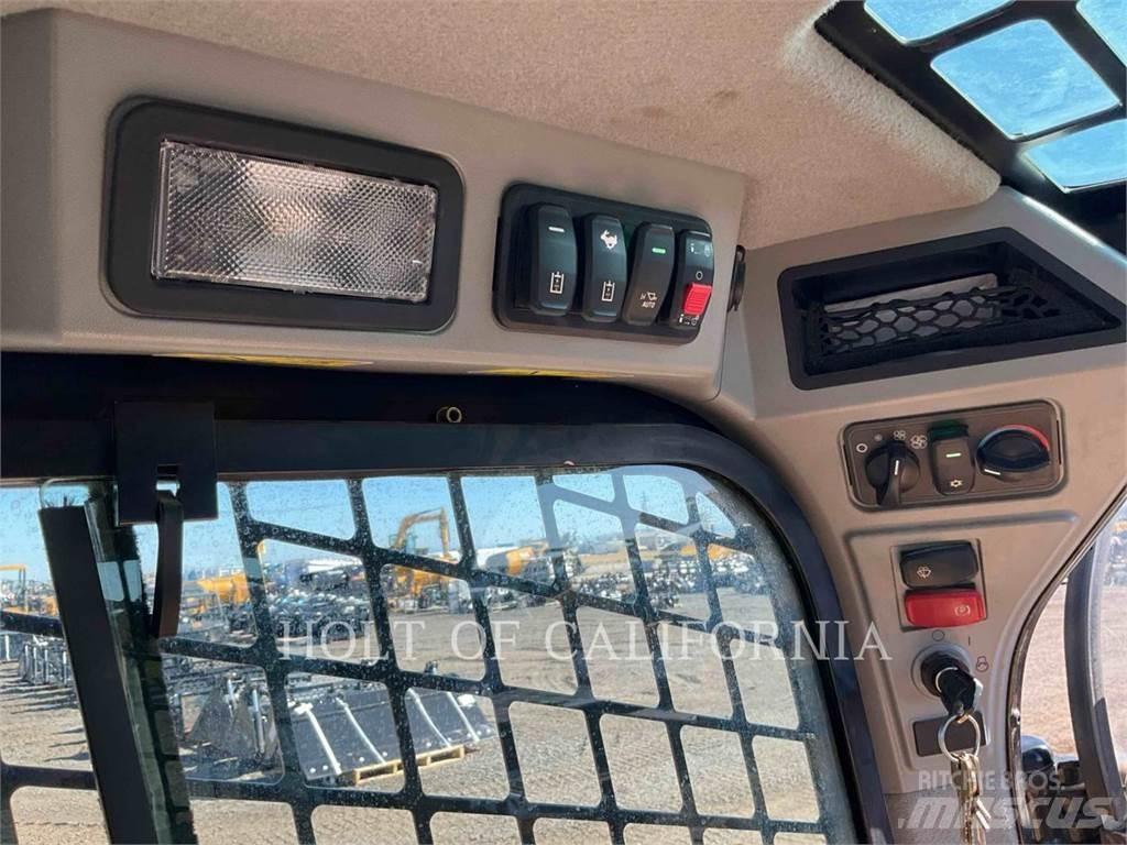 CAT 272D3XE Minicarregadeiras