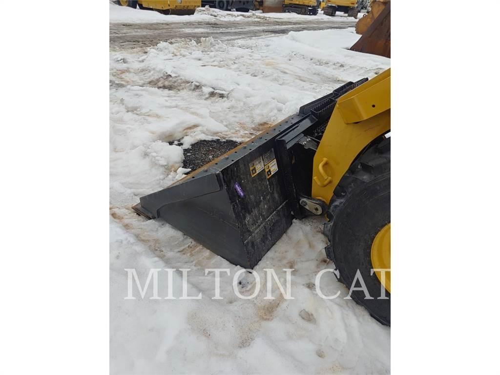 CAT 272D3XE Minicarregadeiras