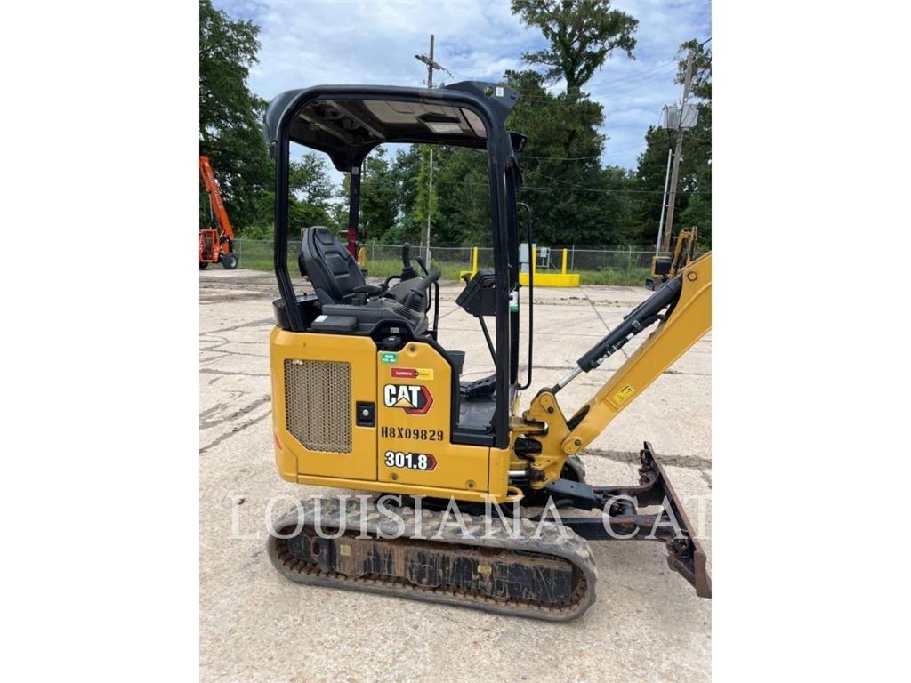 CAT 301.8 Miniescavadeiras