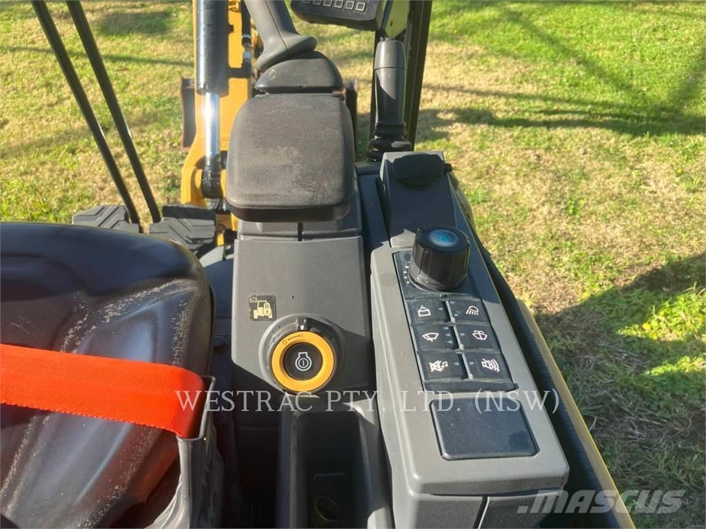 CAT 301.8 Escavadeiras de esteiras