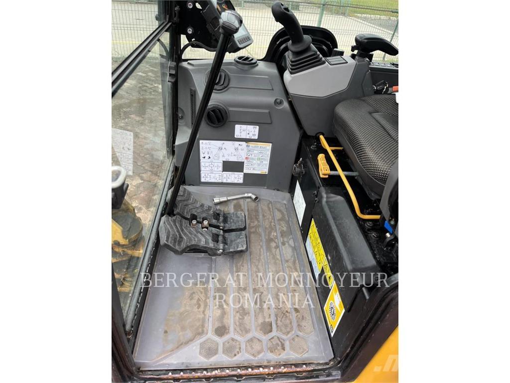 CAT 301.8-05 Escavadeiras de esteiras