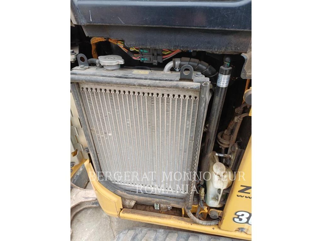 CAT 301.8-05 Escavadeiras de esteiras