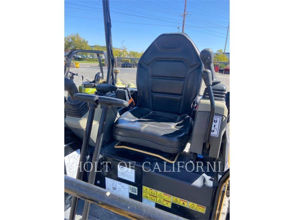 CAT 302 Escavadeiras de esteiras