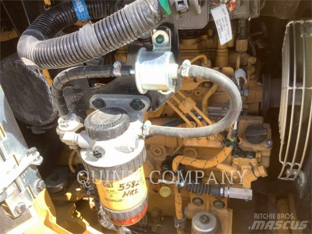 CAT 302.7 Escavadeiras de esteiras