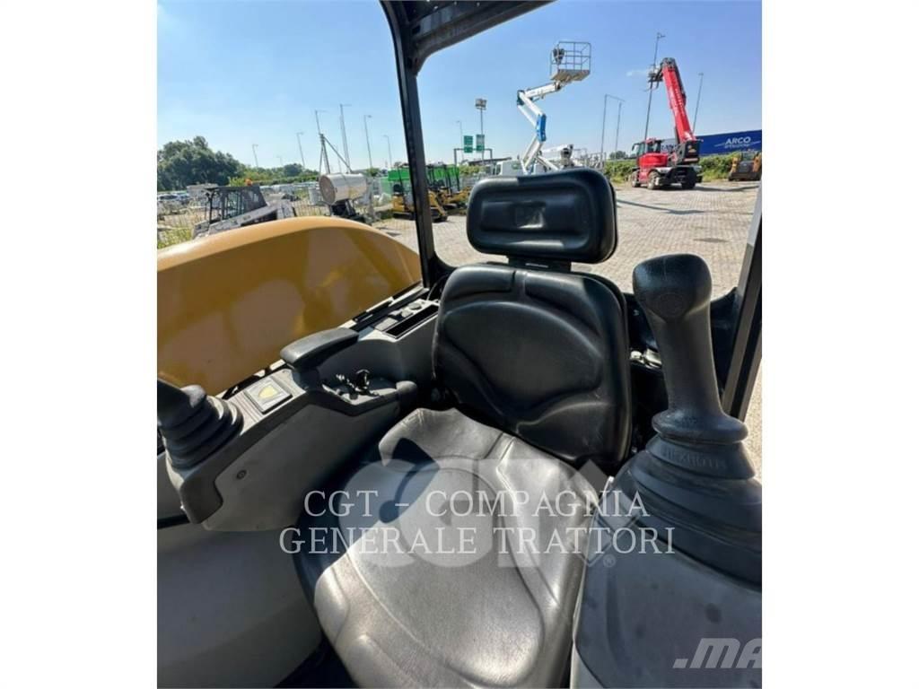 CAT 302.7DCR Escavadeiras de esteiras