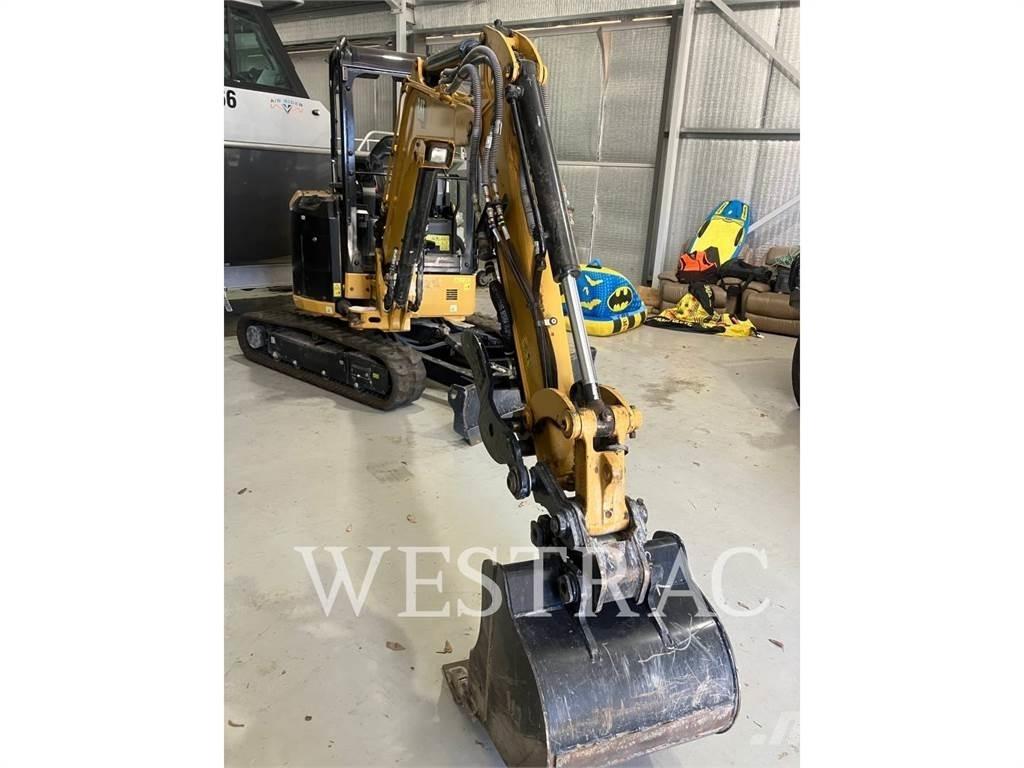 CAT 303 Miniescavadeiras