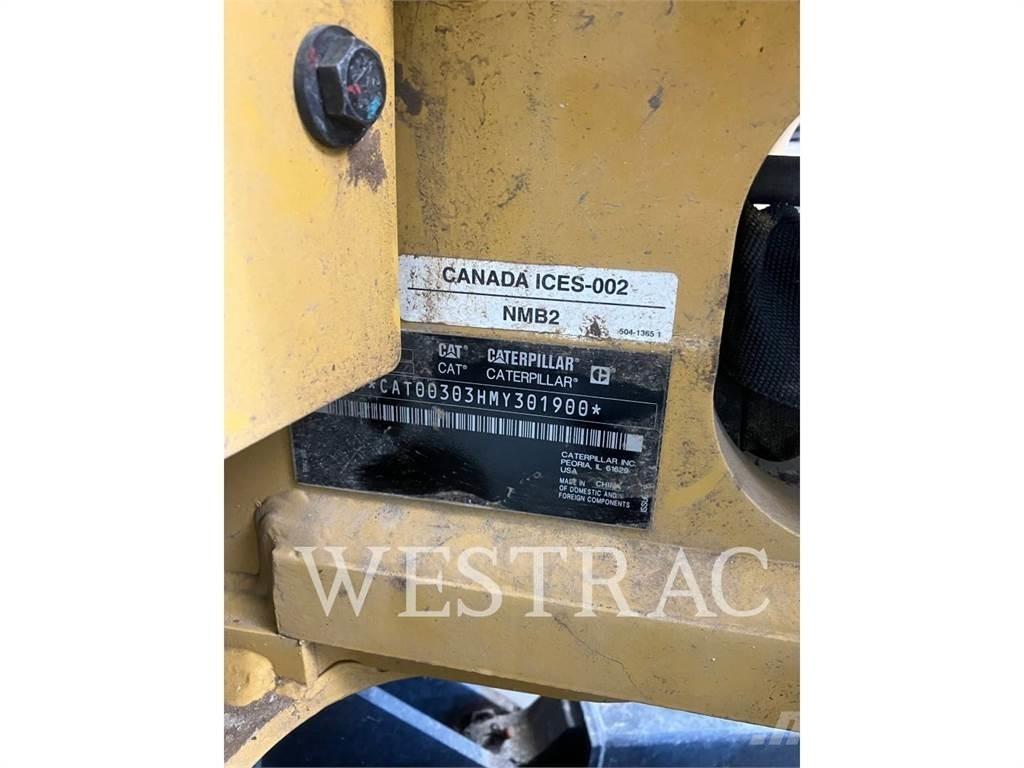 CAT 303 Miniescavadeiras