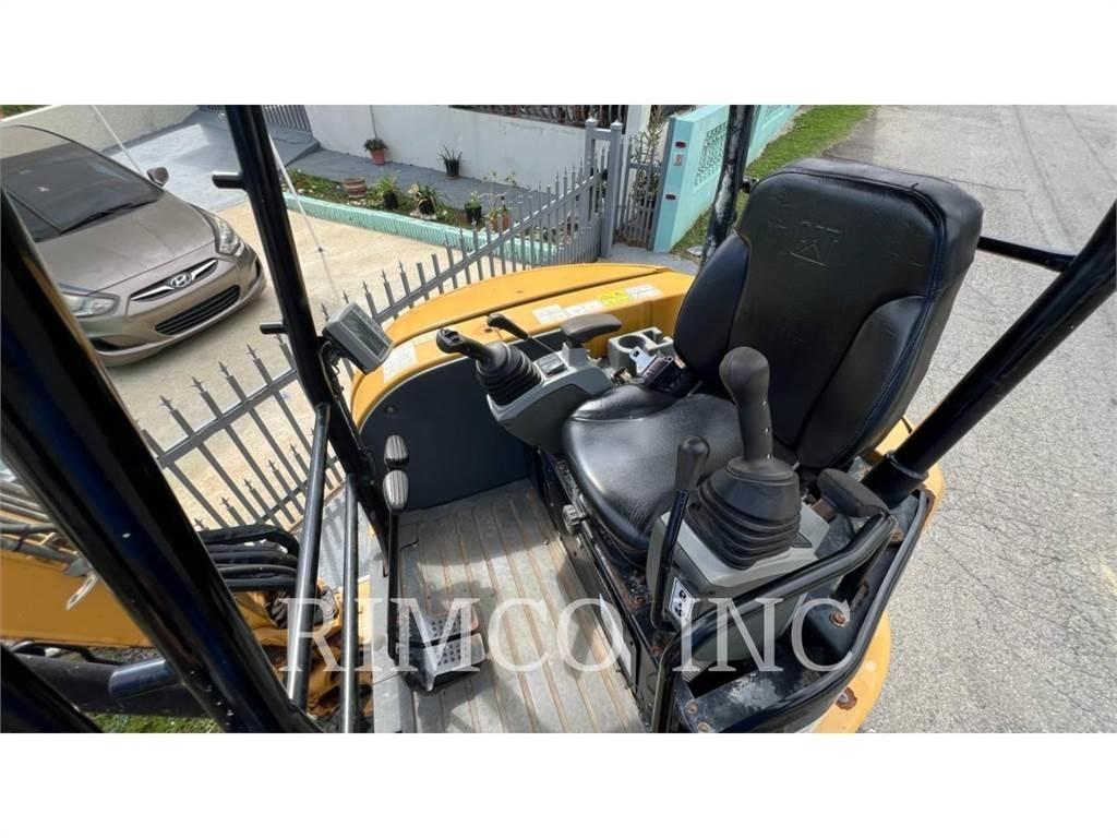 CAT 303.5 Miniescavadeiras