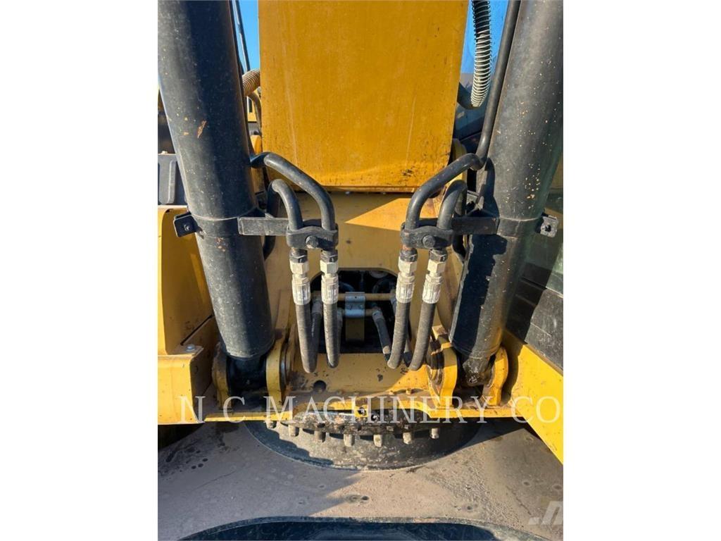 CAT 320 Escavadeiras de esteiras