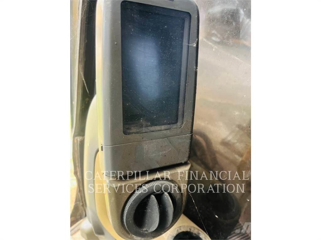 CAT 320D Escavadeiras de esteiras