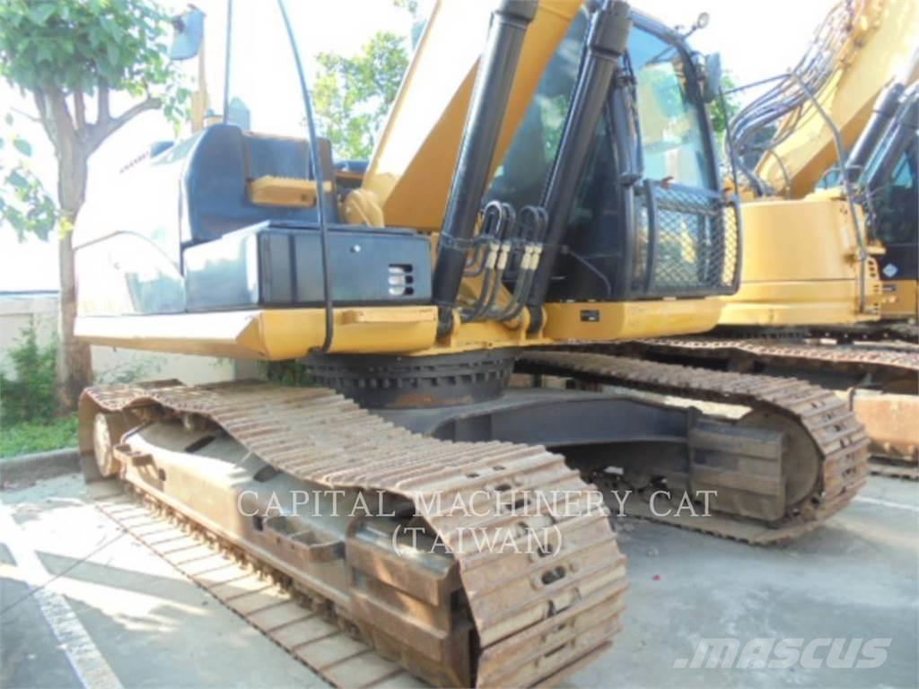 CAT 320D2 Escavadeiras de esteiras