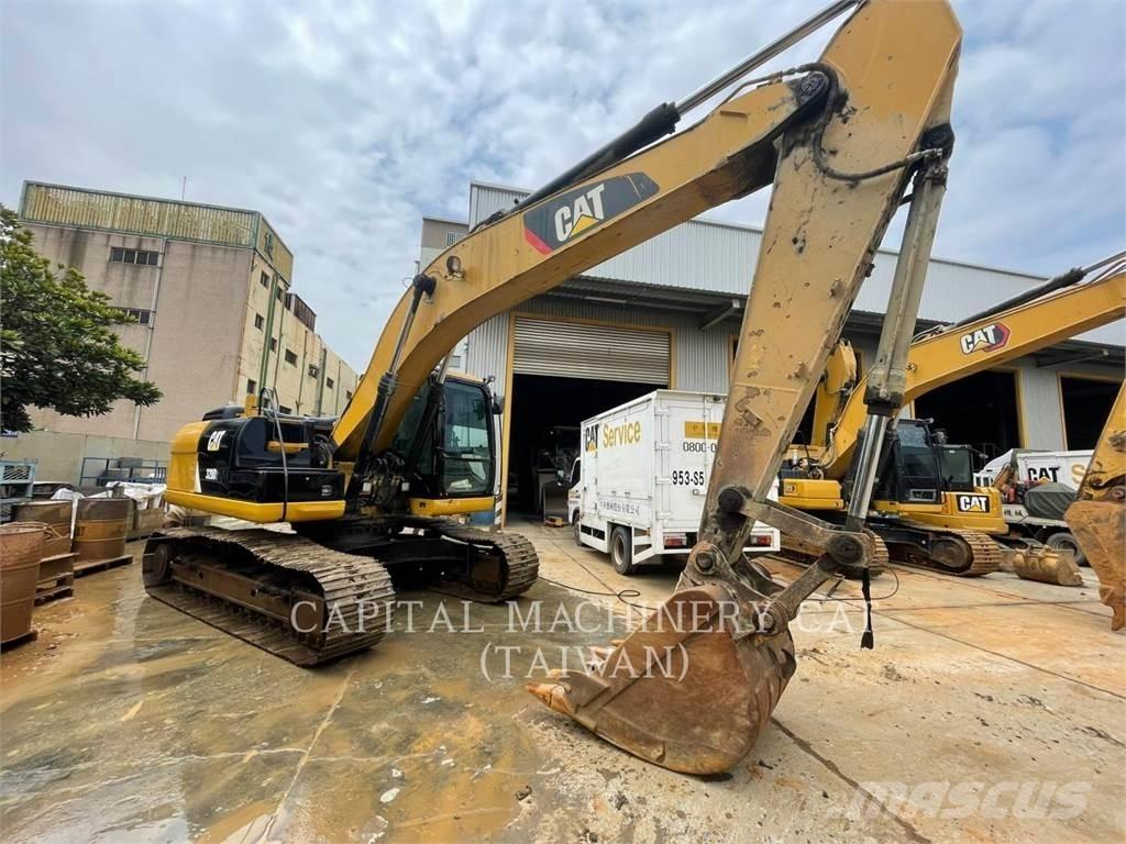 CAT 320D2 Escavadeiras de esteiras