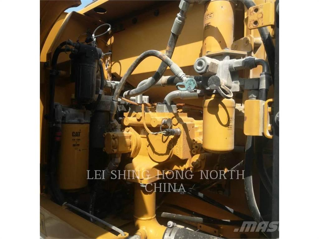 CAT 320D2 Escavadeiras de esteiras