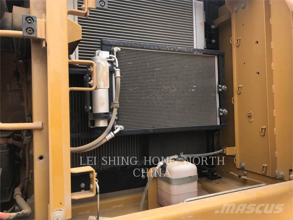 CAT 320D2 Escavadeiras de esteiras