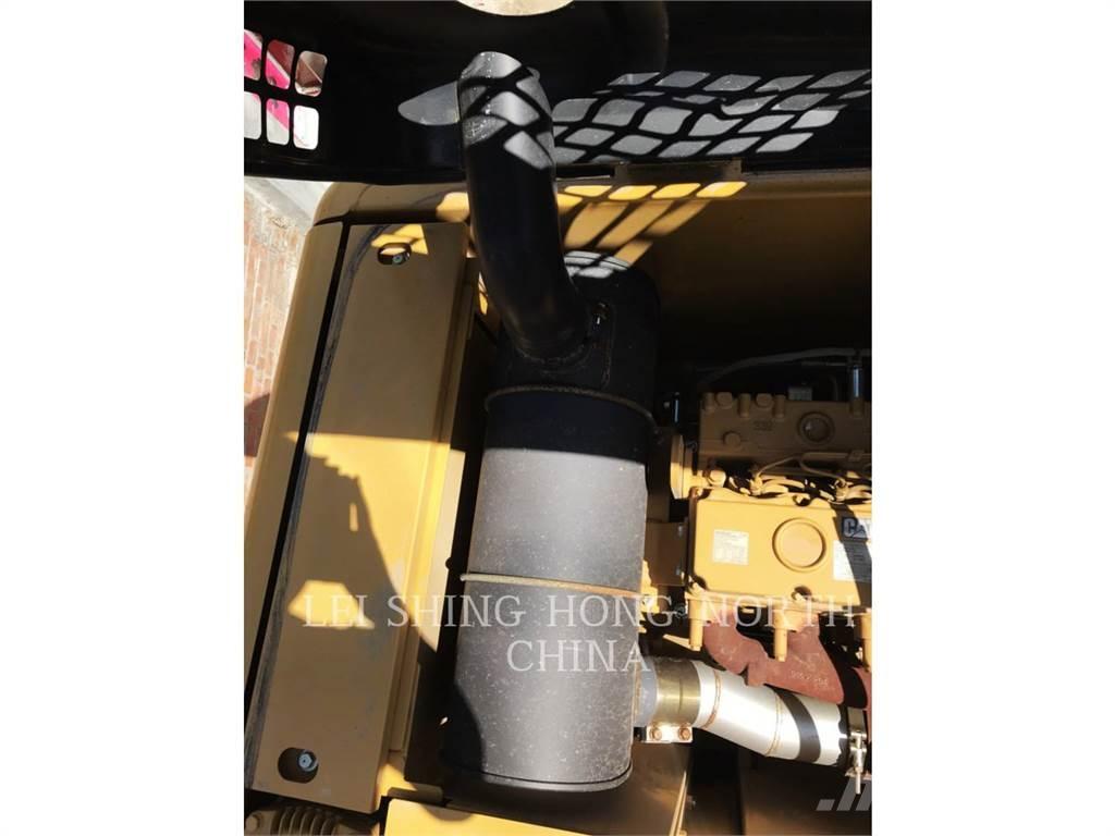 CAT 320D2 Escavadeiras de esteiras