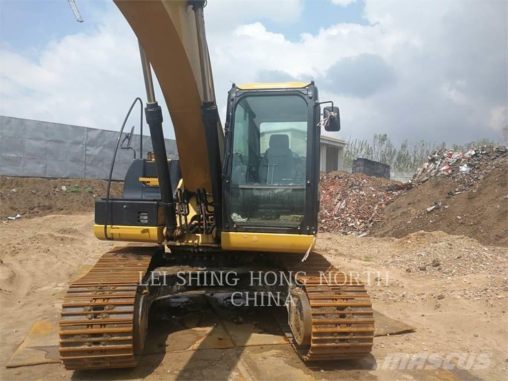 CAT 320D2 Escavadeiras de esteiras