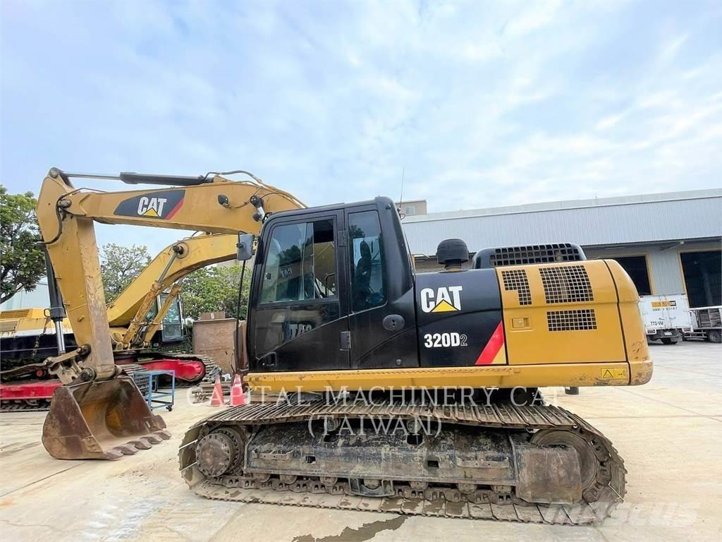 CAT 320D2 Escavadeiras de esteiras