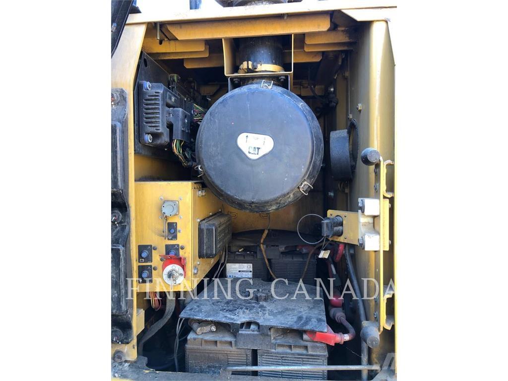 CAT 320D2 FM Escavadoras